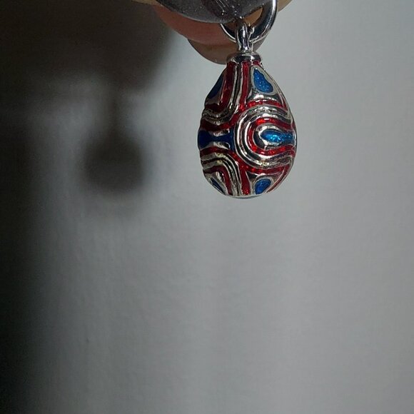 Silver and enamel Faberge  pendant - Picture 2 of 8